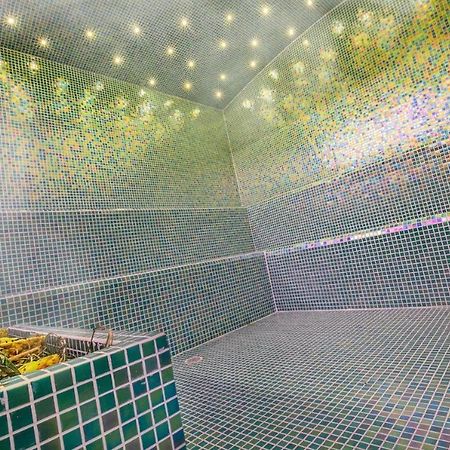 Hotel V1501 باستو المظهر الخارجي الصورة The interior of the steam room