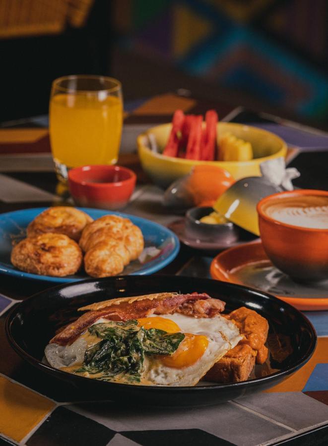 Hotel V1501 باستو المظهر الخارجي الصورة A typical breakfast in the Dominican Republic