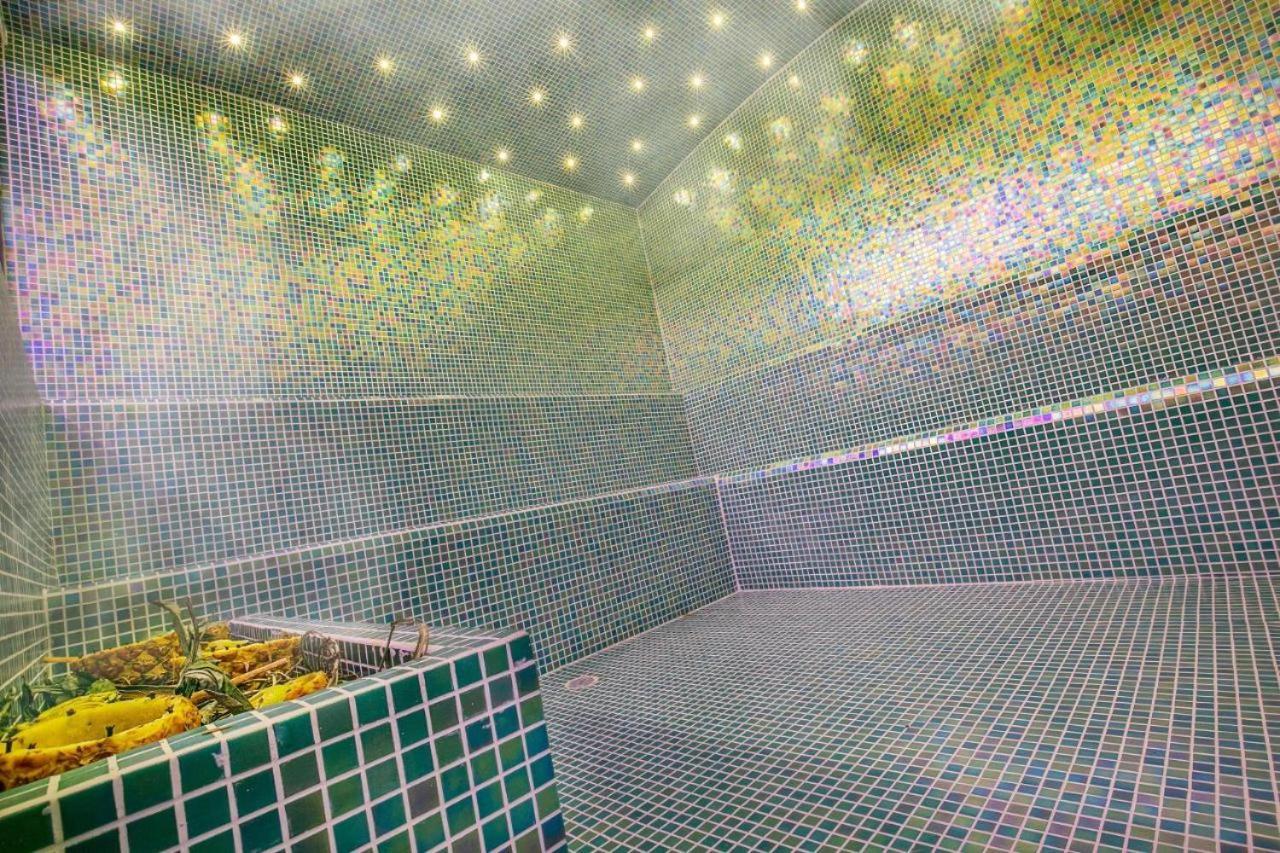 Hotel V1501 باستو المظهر الخارجي الصورة The interior of the steam room