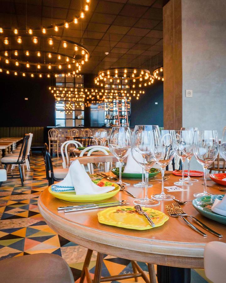 Hotel V1501 باستو المظهر الخارجي الصورة The interior of the restaurant